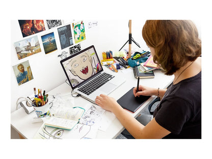 Wacom Wacom One Small - Digitalizador - 9.5 x 15.2 cm - cableado - USB-C, Bluetooth 5.1 CTC4110WLW0A