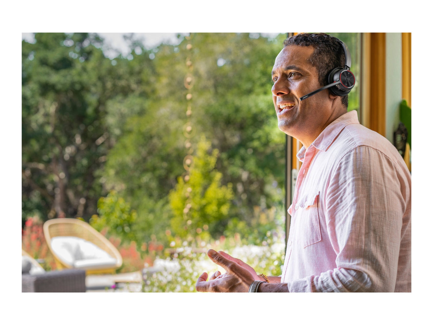Poly Poly Voyager 4320 - Voyager 4300 UC series - auricular - en oreja - Bluetooth - inalámbrico, cableado - USB-A - negro - Certificado para Equipos de Microsoft, Certificado por Zoom 76U49AA