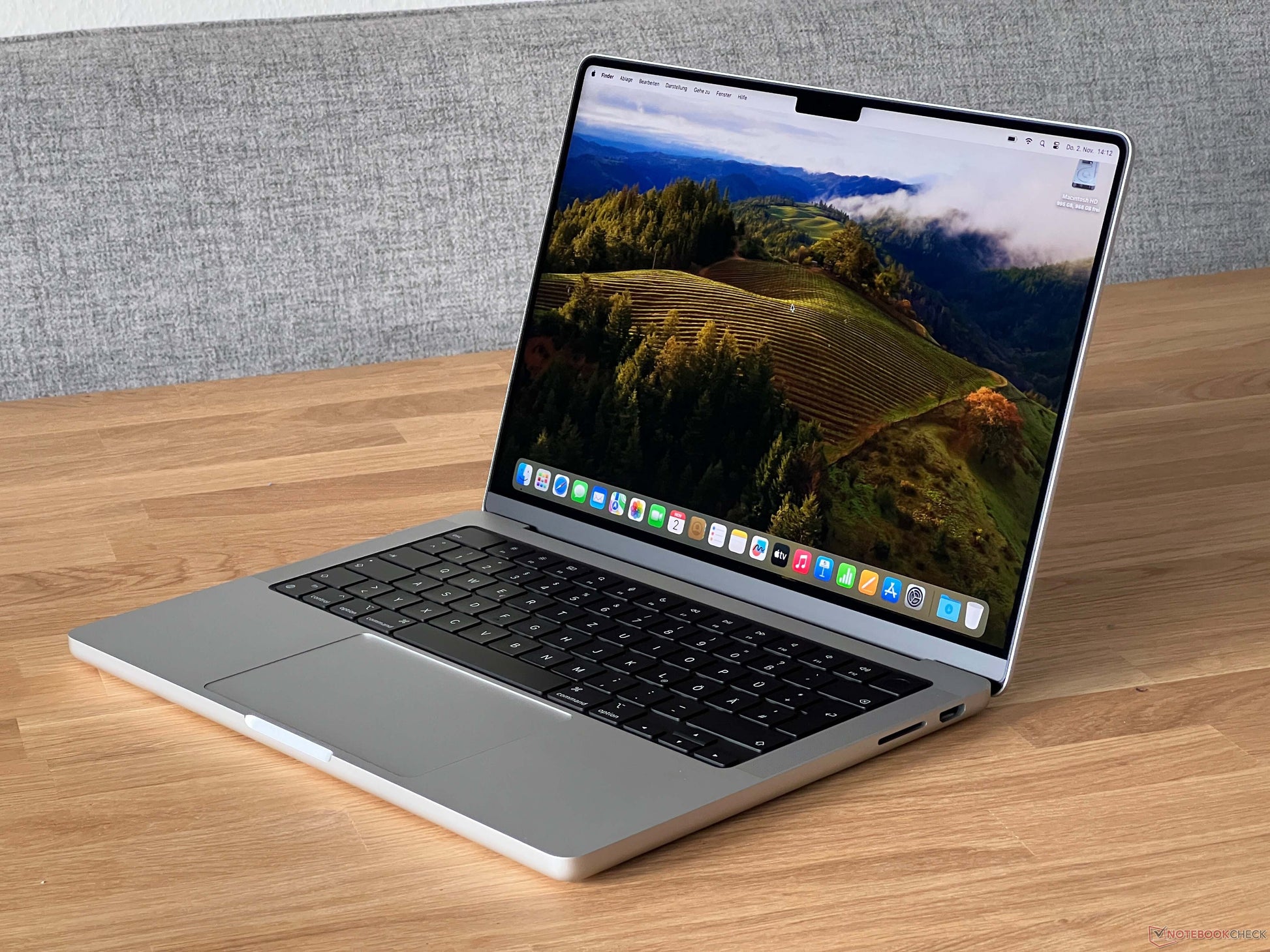 MacBook Pro 16 M5 Plateado - vista 2